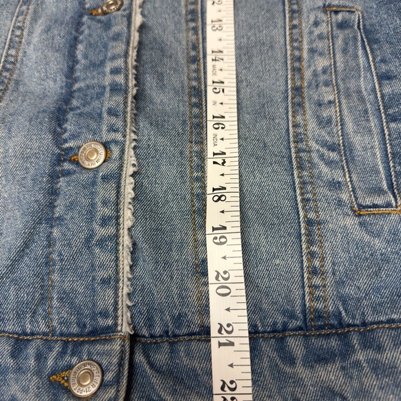 Forever 21 Blue Denim Jacket with White Faux Fur Collar - Picture 9 of 9